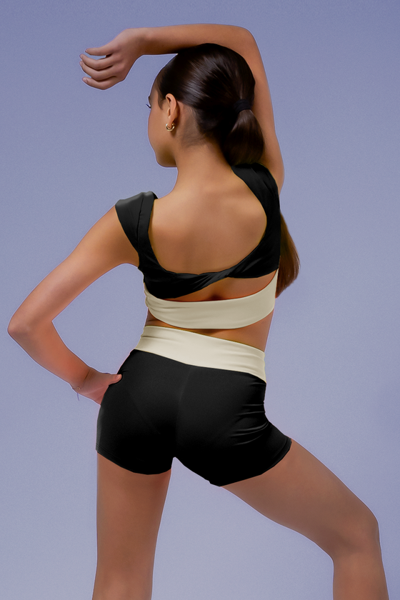 Bella Short
